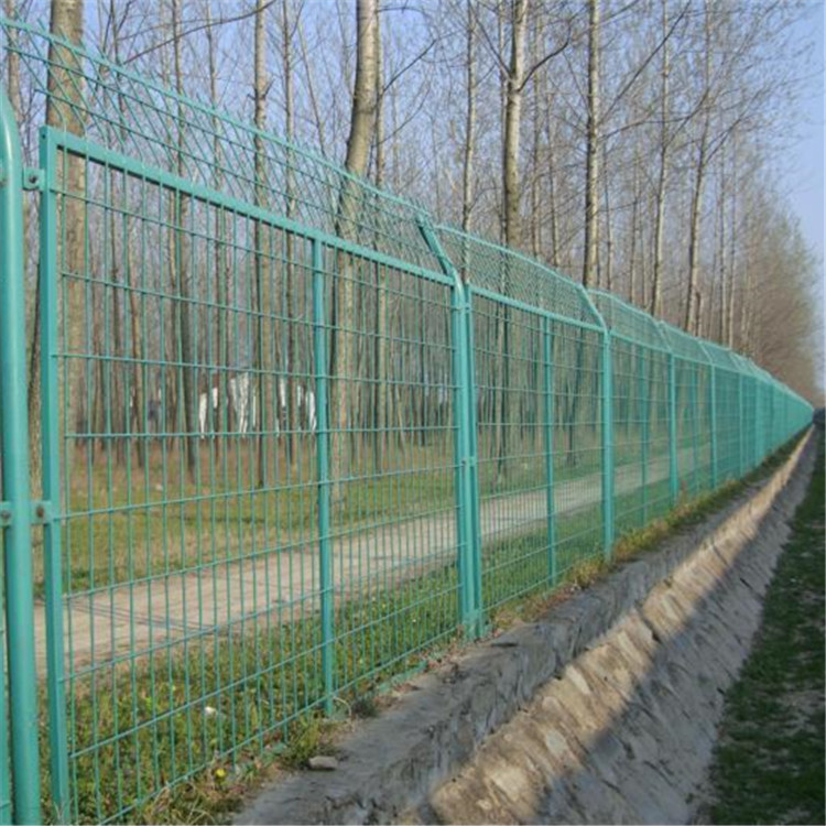 公路護欄網(wǎng)案例展示